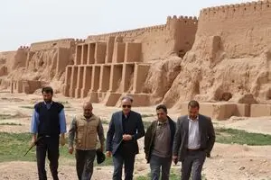 مقاصد جدید گردشگری «بر شانه ایران» معرفی می‌شود/ معرفی ۸ مسیر گردشگری و ۱۵ بسته سرمایه‌گذاری در استان