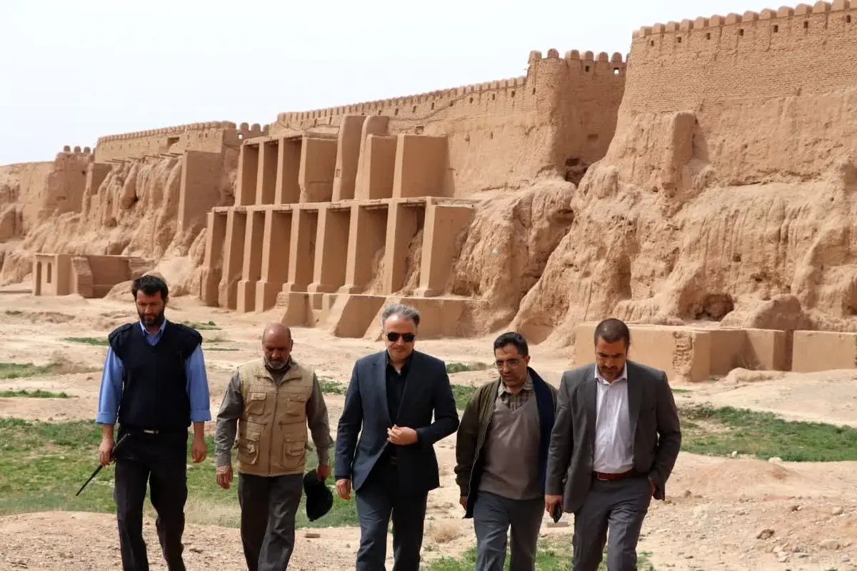 مقاصد جدید گردشگری «بر شانه ایران» معرفی می‌شود/ معرفی 8 مسیر گردشگری و 15 بسته سرمایه‌گذاری در استان