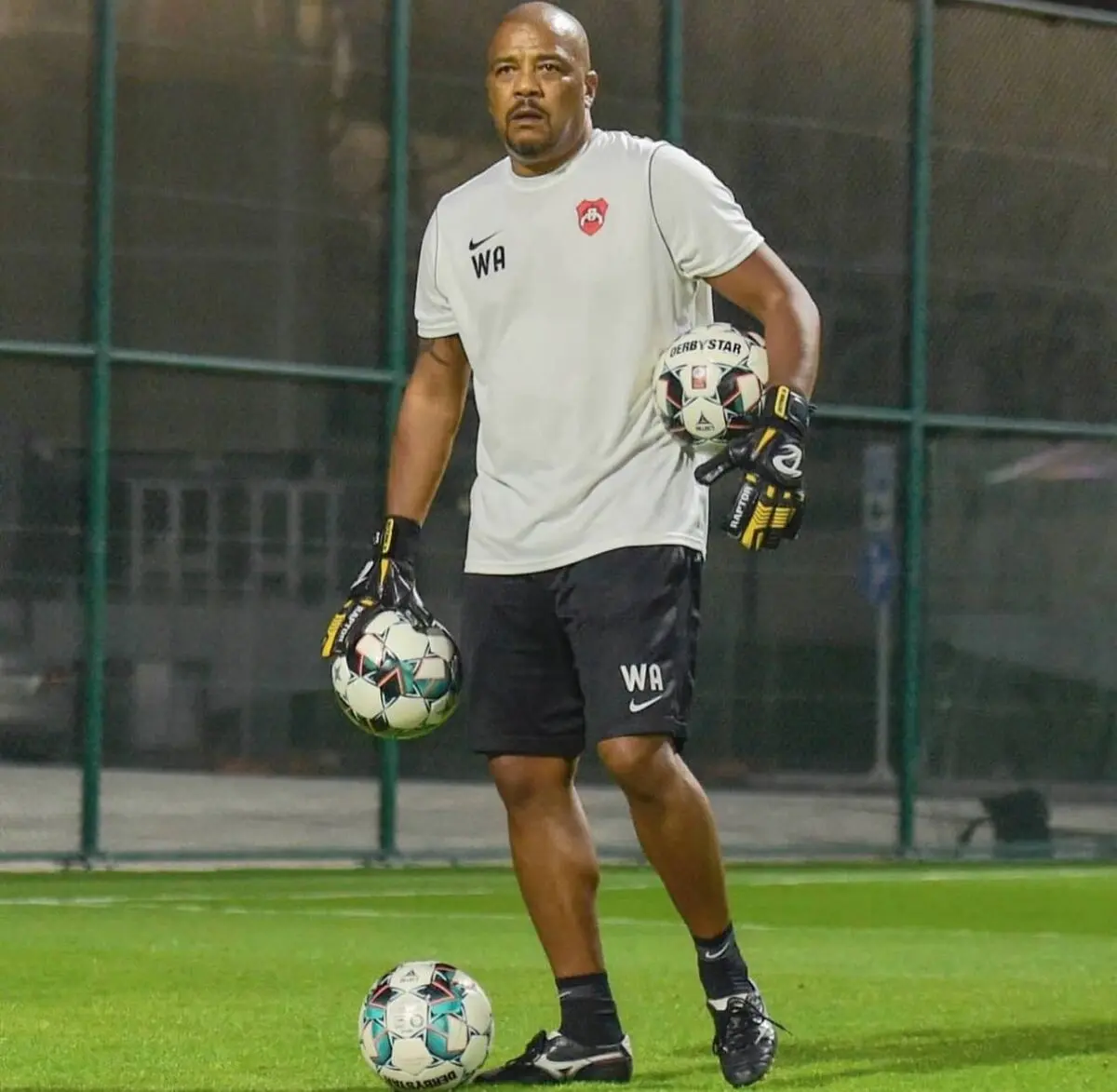 مربی سابق پرسپولیس به فولاد پیوست
