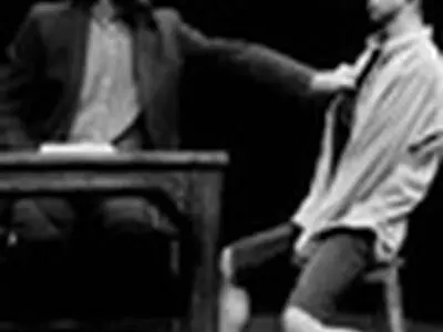 گروه اجرایی نمایش «قصر» راهی بلغارستان شد