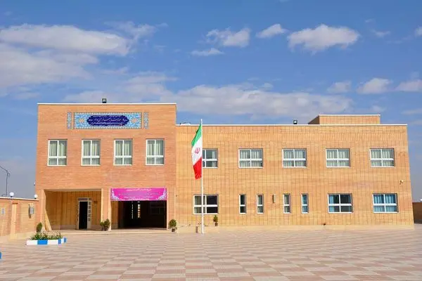 ضرب‌الاجل استاندار مرکزی برای درآمدزایی املاک آموزش و پرورش تا 6 ماه آینده / 19 مورد از املاک آموزش و پرورش برای مقوله مولدسازی در نظر گرفته شده است