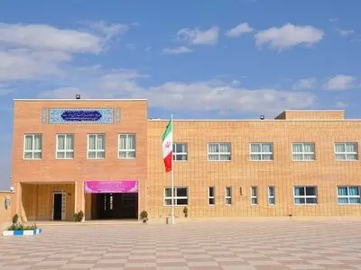 ضرب‌الاجل استاندار مرکزی برای درآمدزایی املاک آموزش و پرورش تا 6 ماه آینده / 19 مورد از املاک آموزش و پرورش برای مقوله مولدسازی در نظر گرفته شده است