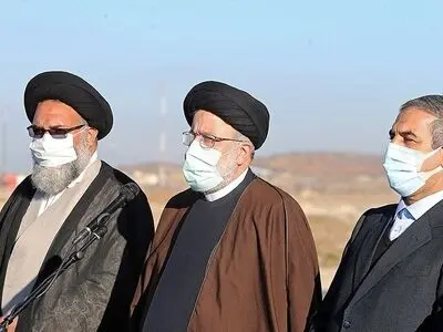 رئیسی از مناطق زلزله زده سی سخت بازدید کرد
