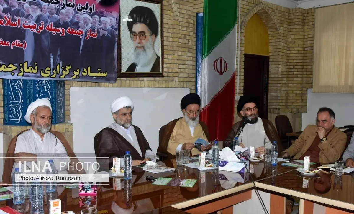 تریبونهای نماز جمعه نقش کلیدی در آموزش همگانی جامعه دارند