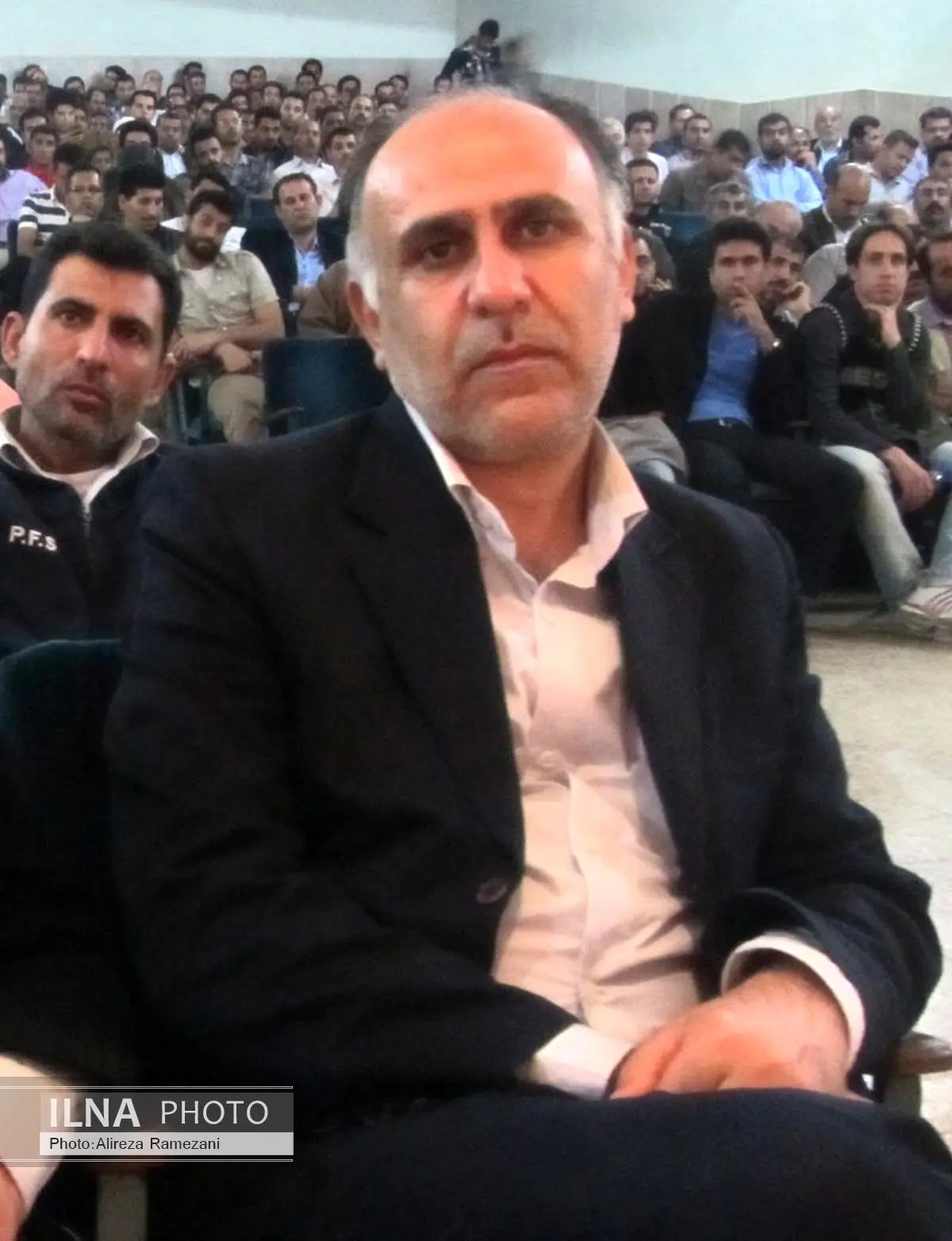 نشست جمعی از کارگران شرکت لولهسازی با دبیر اجرایی خانه کارگر خوزستان
