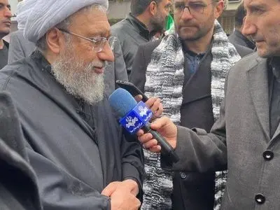 آملی لاریجانی در راهپیمایی روز قدس حضور یافت 