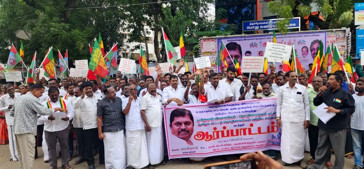 اعتراض کارگران ساختمانی هند علیه قوانین جدید/ فضای دموکراتیک محدود شده