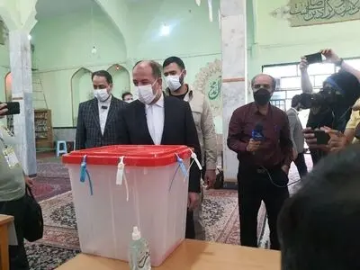 استاندار خراسان شمالی رأی خود را به صندوق انداخت