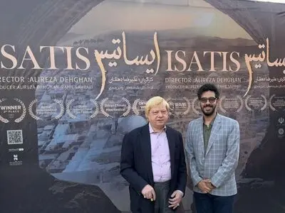 «ایساتیس» نمایشی از گوهر درخشان یزد در دل کویر