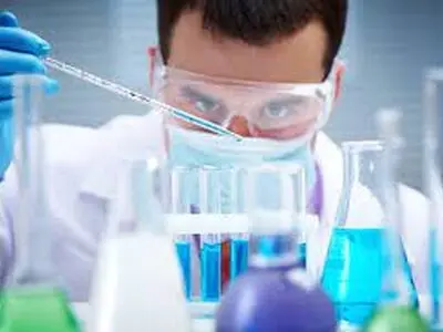 هنوز محرز نیست تزریق واکسن باعث مرگ شده باشد/ باید منتظر پاسخ پزشکی قانونی  باشیم 