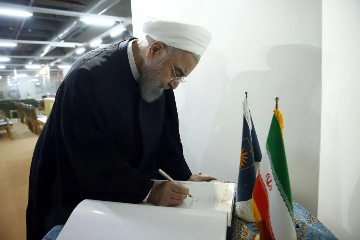 بازدید حسن روحانی از سازمان اسناد ایران