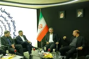 رئیس رگولاتوری از غرفه ایرانسل در نمایشگاه الکامپ بازدید کرد