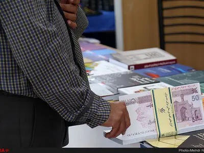 مرکزی برای مقابله با کتاب‌سازی ایجاد شود/ باید ذائقه مردم را تغییر دهیم