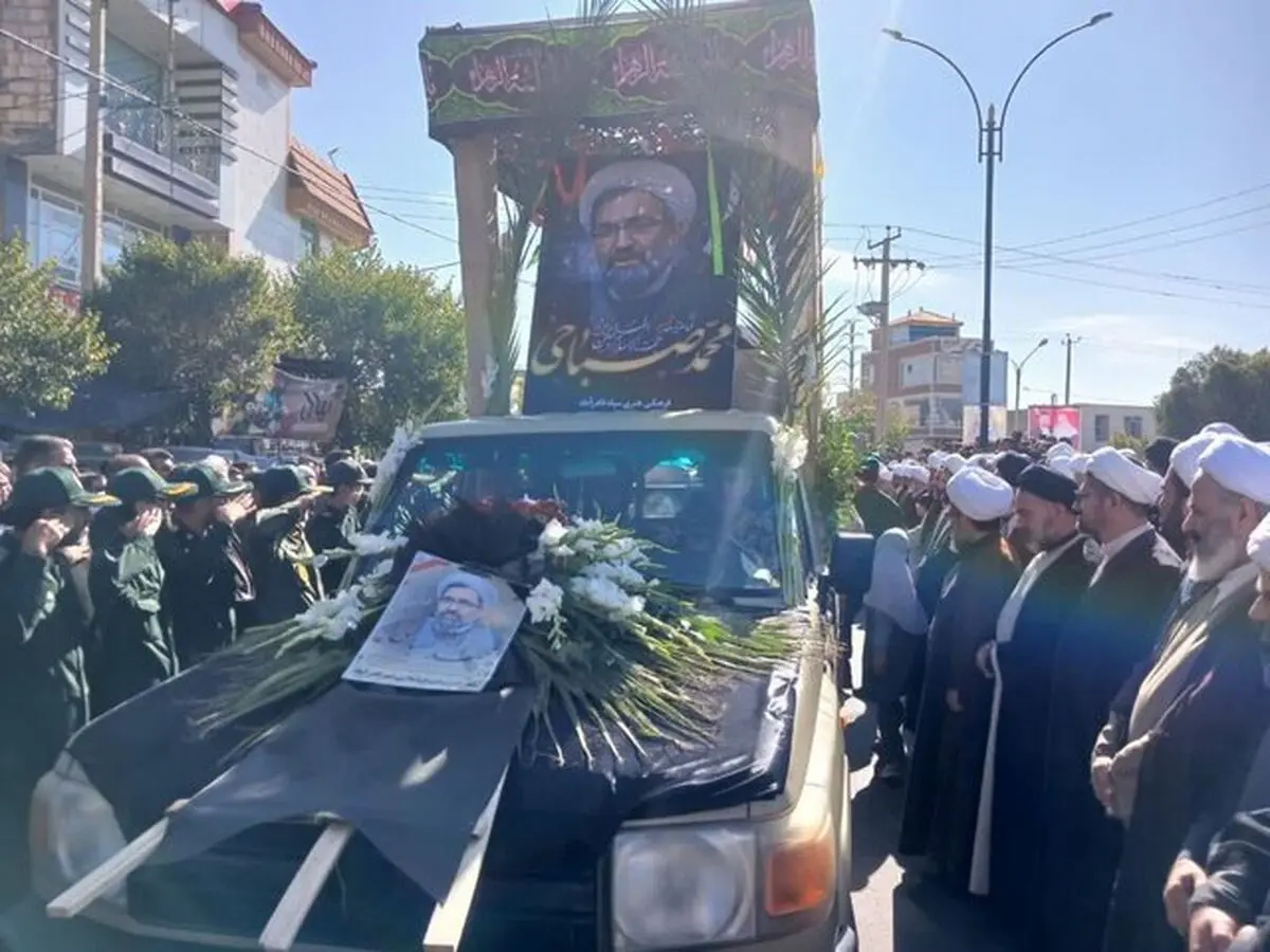 پیکر امام جمعه شهید کازرون در زادگاهش به خاک سپرده شد

