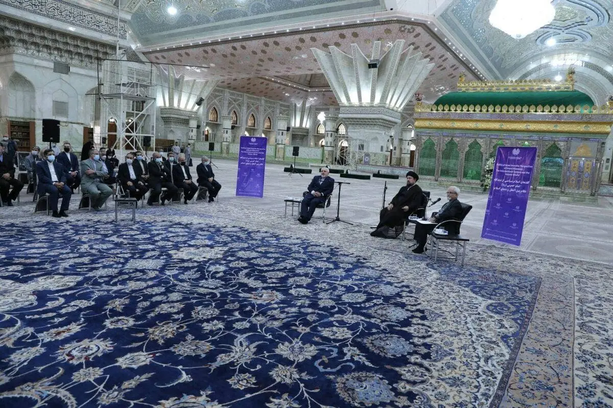 امام نشان داد که با اتکا به خواست مردم، می‌توان بر قدرت مادی ابرقدرت‌ها فائق آمد