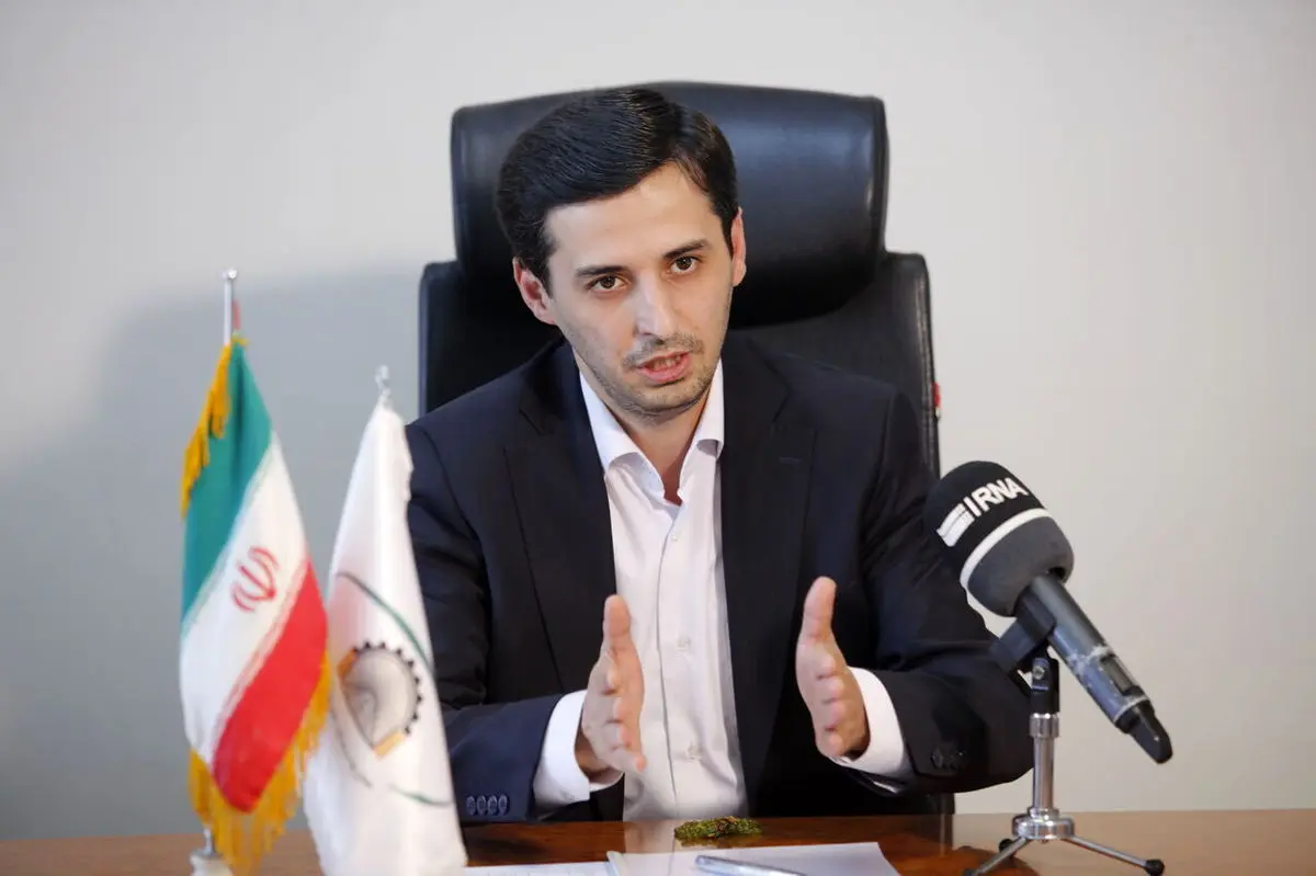 عزل شبانه مدیر یکی از شرکتهای اقماری به علت دریافتی نامتعارف