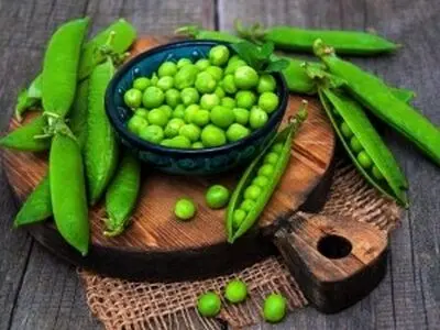 طریقه پوست کندن و فریز کردن نخود فرنگی