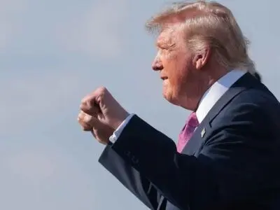 رئیس‌جمهور آمریکا: آیا باید نام تنگه هرمز را به «تنگه ترامپ» تغییر دهیم؟