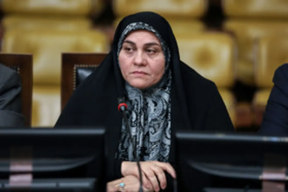 وضعیت مسافران مانده در اتوبان قم و کرج نگران کننده است/ وزارت راه چاره‌‌ای بیاندیشد