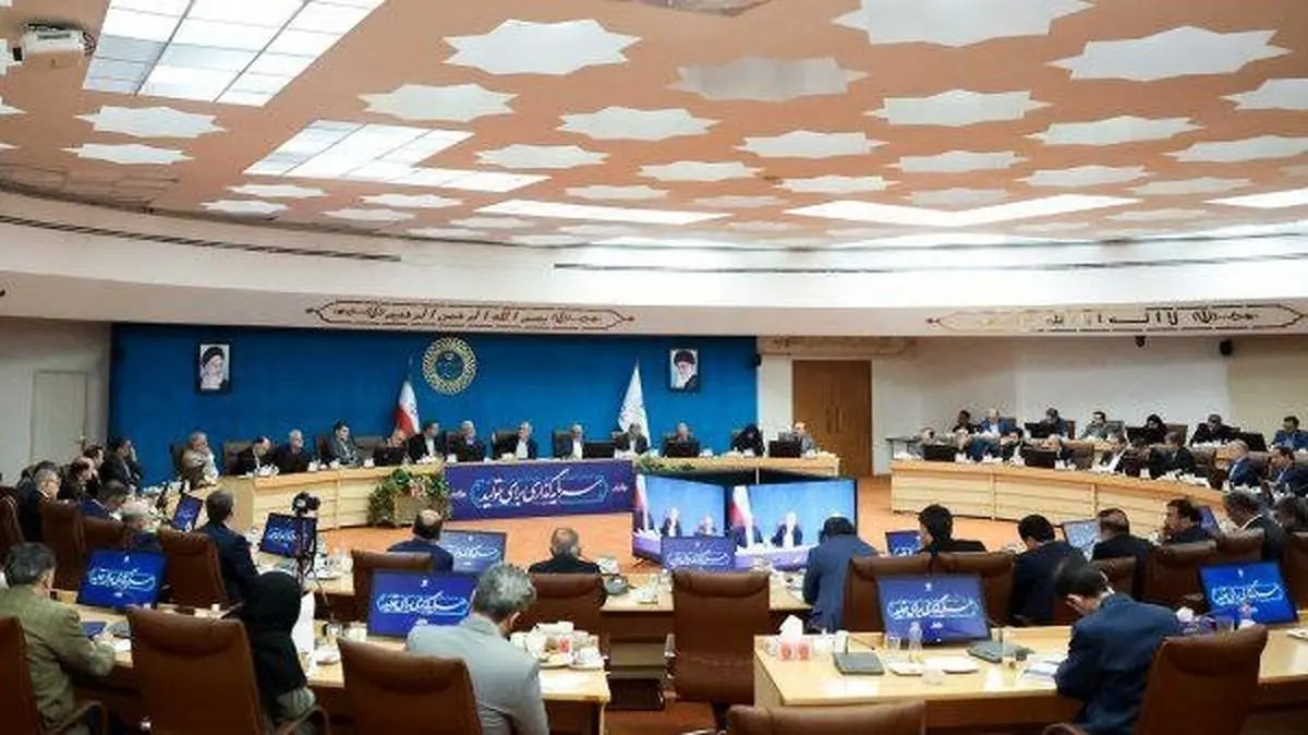 تشریح برنامههای دولت برای تحقق شعار سال با تاکید بر توسعه متوازن استانها