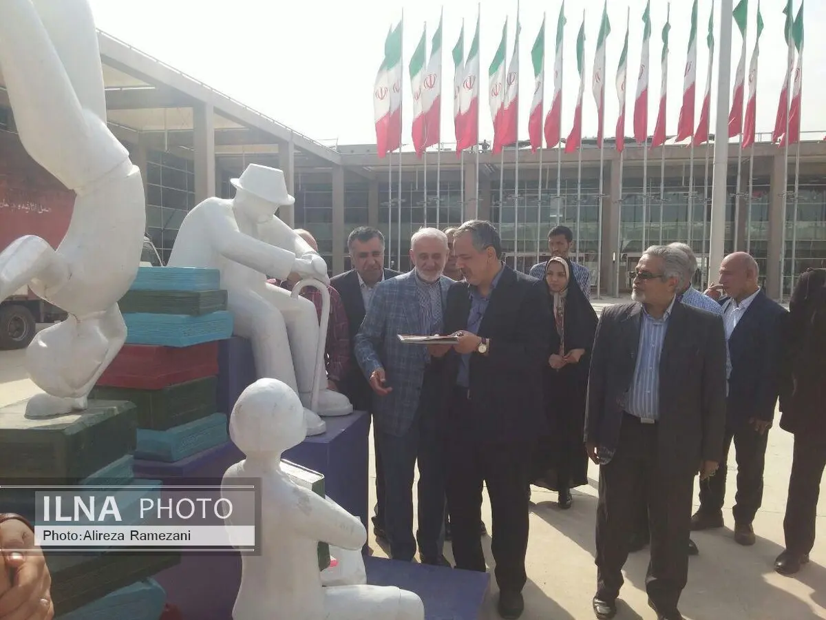 بازدید مسجدجامعی از آماده‌سازی نمایشگاه کتاب