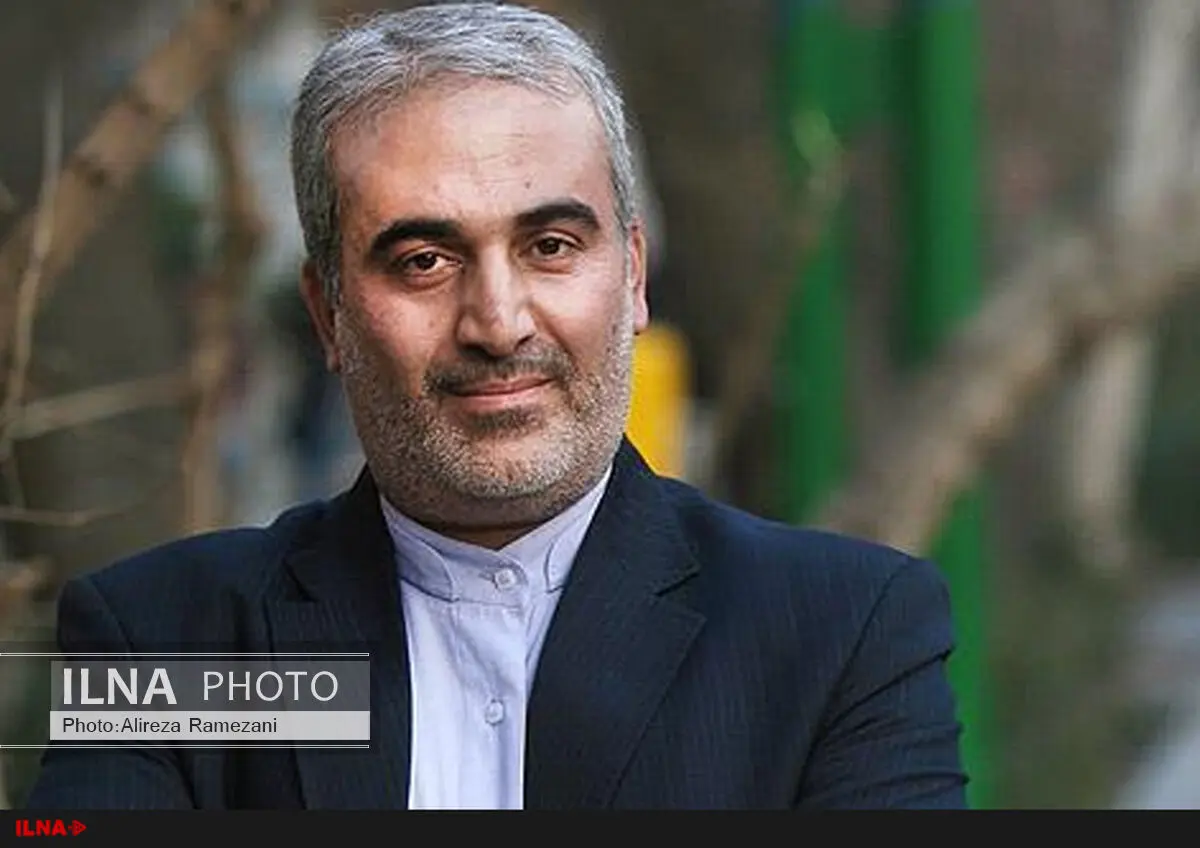عارف و لاریجانی حقوق ملت را بر منافع شخصی ترجیح می‌دهند