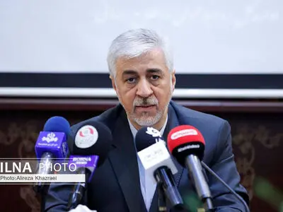 سجادی: در ورزشگاه آزادی چیزی جز ادب و احترام ندیدم/ پرونده بدهی‌های پرسپولیس هرچه زودتر جمع شود/ وزیر ورزش هستم نه مسئول تامین زمین تمرین تیم