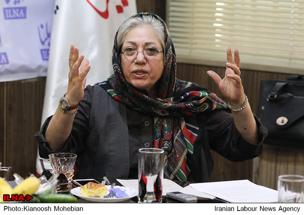 گفتگو ی رخشان بنی‌اعتماد با فعالان کارگری در ایلنا