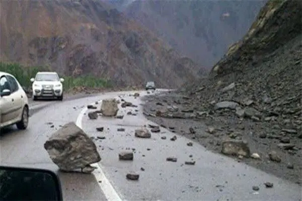 هواشناسی مازندران درباره آب‌گرفتگی معابر و ریزش سنگ در محور‌های کوهستانی هشدار داد