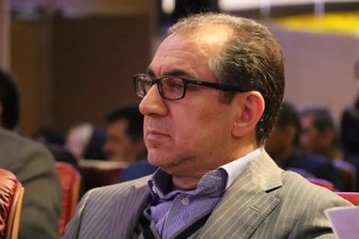 بنزین دو نرخی موجب قاچاق و رانت می‌شود/ دولت اصراری به بنزین  ۱۵۰۰ تومان ندارد/ افزایش ۲۰ درصدی مناسب است