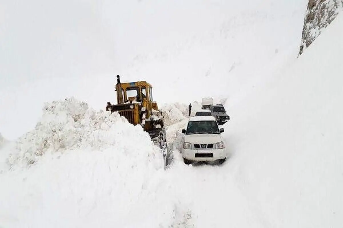 انسداد راه ۵۱ روستای آذربایجان غربی بر اثر بارش برف