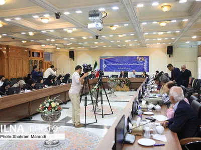 نشست صمیمانه دکتر رضایی استاندار اصفهان با اصحاب رسانه به مناسبت روز خبرنگار