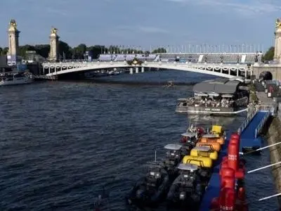 رسوایی در پاریس: تعویق مسابقات سه‌گانه المپیک
