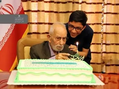 محمدعلی موحّد صدساله شد/ تا پیر نشوی، نمی‌دانی پیری چیست!