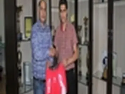اکبری دو سال دیگر با دبیری تمدید کرد