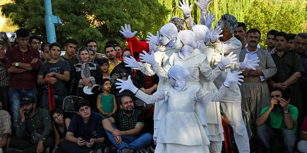 جشنواره تئاتر خیابانی مریوان، آبان ماهی شد