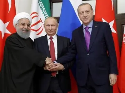 آغاز نشست سوچی/ عکس یادگاری سران ایران، ترکیه و روسیه