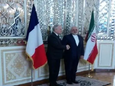 ظریف یعلن زیادة حجم التجارة بین ایران وفرنسا ثلاثة اضعاف