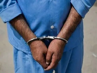 دستگیری کلاهبرداری که درهای ارزان‌قیمت می‌فروخت 