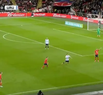 ویدئو: اشتباه عجیب داور در بازی انگلیس - اروگوئه