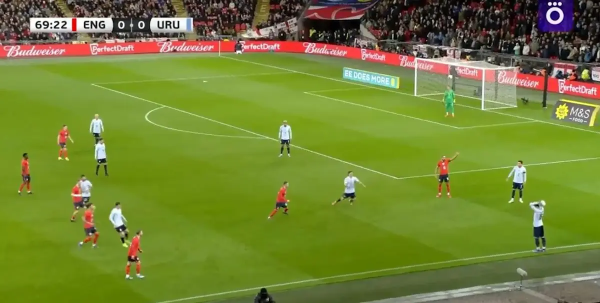ویدئو: اشتباه عجیب داور در بازی انگلیس - اروگوئه