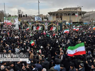 تشییع پیکر ۱۰۰ شهید مردمی و مدافع امنیت در تهران