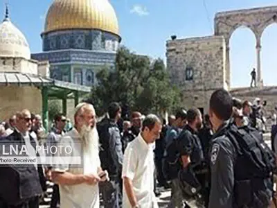 ویدئو/ حمله اشغالگران صهیونیست و تخریب درمانگاهی که مجروحان مسجد الاقصی را مداوا می کرد