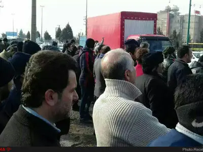  استمرار اعتراض کارگران حمل ونقل خلیج فارس/ اداره کار اسلامشهر: کارگران به دنبال مطالبات صنفی و قانونی خود هستند