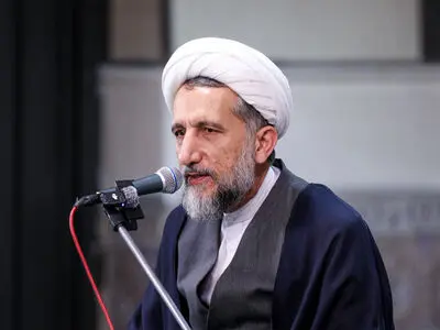 مسئولان در مسیر خدمت صادقانه و پرهیز از حاشیه‌سازی حرکت کنند