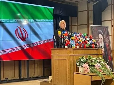 دولت مردم‌مدار خود را وقف ایران خواهد کرد تا نشان دهد رای مردم ایران را امانتی گرانبها می‌داند 