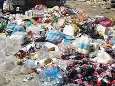 معدوم کردن بیش از سه تن مواد غذایی فاسد در خرم آباد 