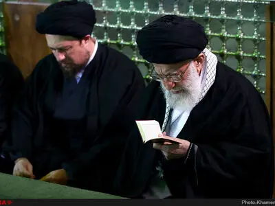 فیلم/حضور رهبر انقلاب در مرقد مطهر امام راحل و گلزار شهدای بهشت زهرا 