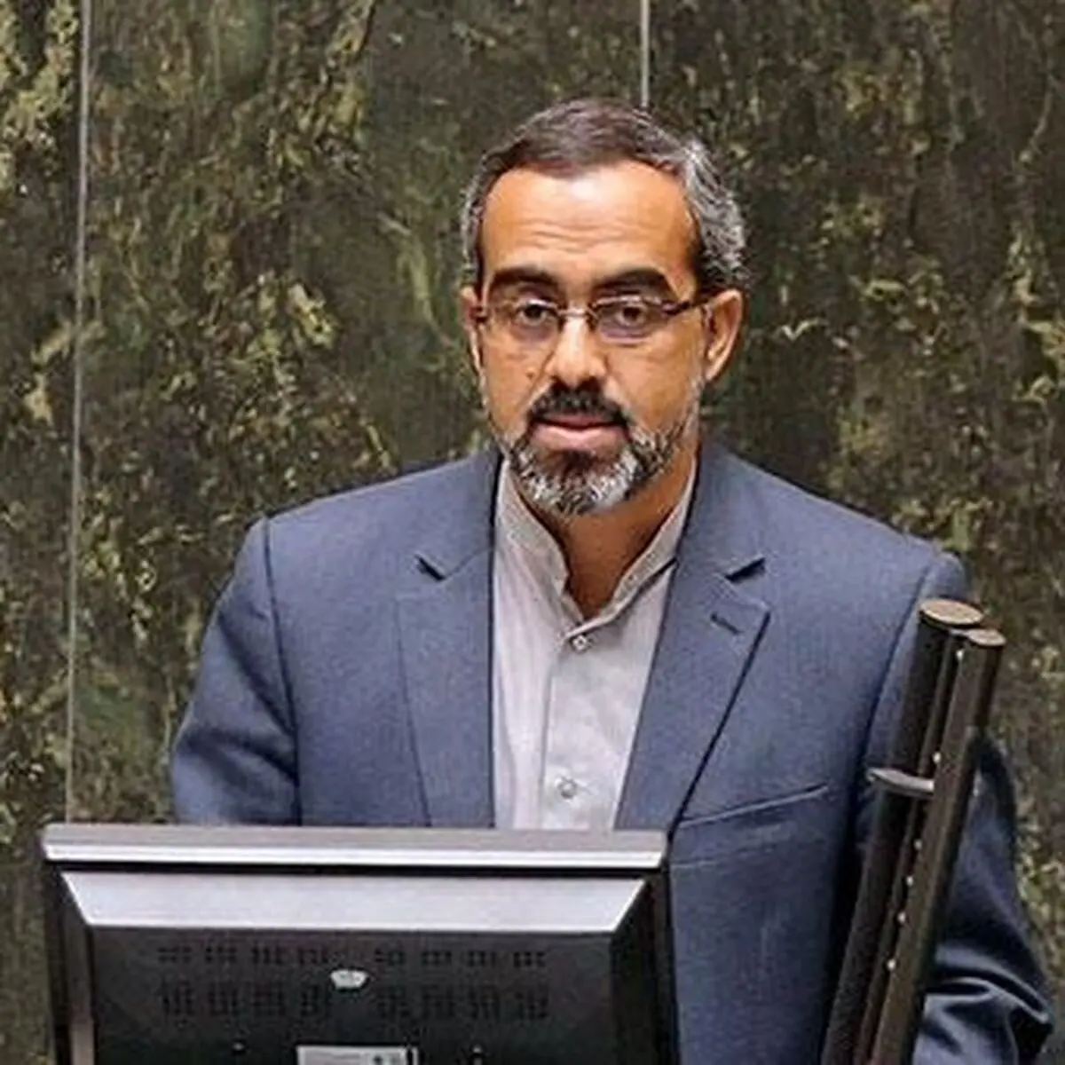 حذف دلال‌ها با عرضه خودرو در بورس کالا 