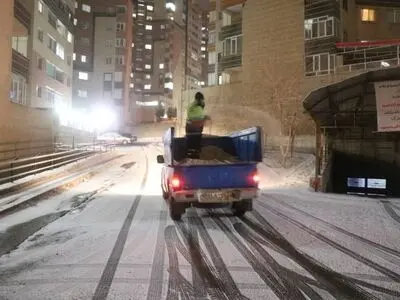 آماده باش ۸۰۰پاکبان و ۶۰ دستگاه ماشین آلات برف روبی در ارومیه